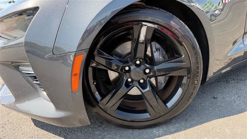 Used 2017 Chevrolet Camaro SS RWD image 16
