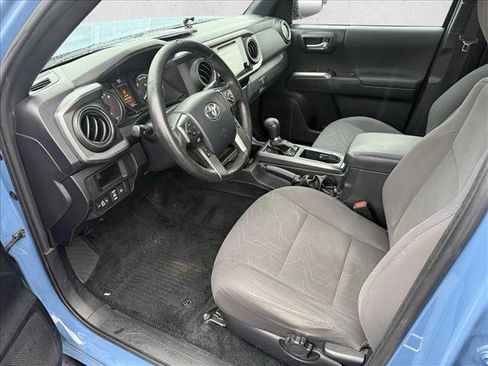 Used 2019 Toyota Tacoma TRD Off-Road image 9