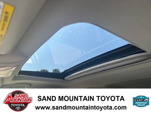 Used 2020 Toyota RAV4 XLE Premium FWD image 17