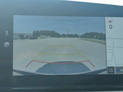 Used 2025 Hyundai Elantra Limited FWD image 23