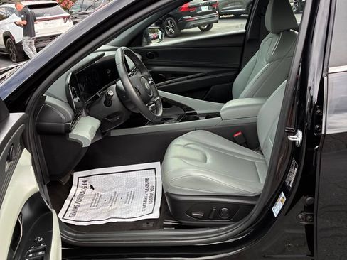Used 2025 Hyundai Elantra Limited w/ Cargo Package FWD image 25