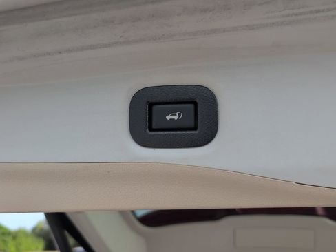 Used 2018 Nissan Rogue SV image 13