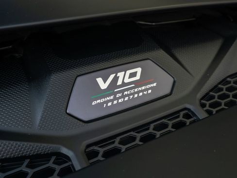 Used 2024 Lamborghini Huracan Sterrato image 18