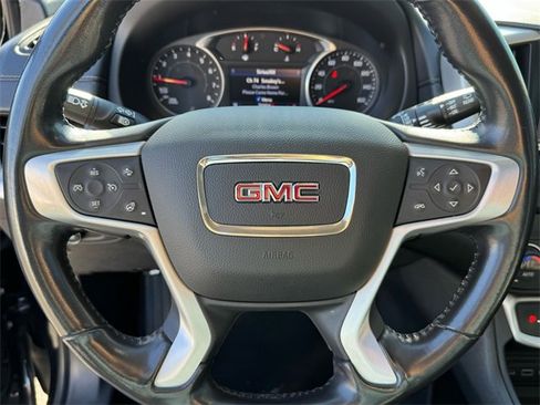 Used 2022 GMC Terrain SLT w/ Infotainment Package II image 16