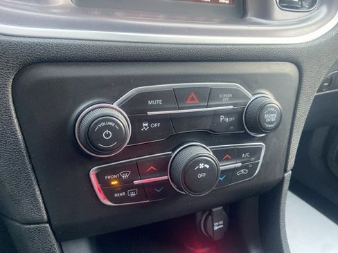 Used 2021 Dodge Charger SXT w/ Blacktop Package image 14