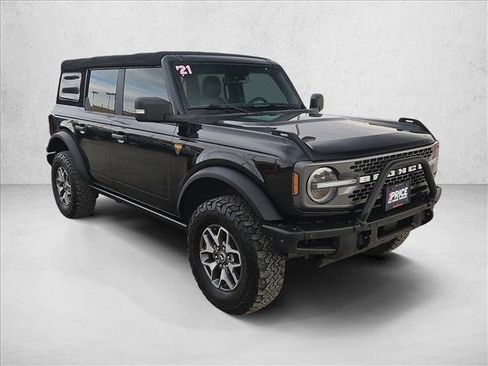 Used 2021 Ford Bronco Badlands image 3