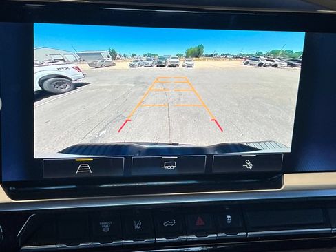 Used 2024 Chevrolet Silverado 2500 LTZ AWD/4WD image 19
