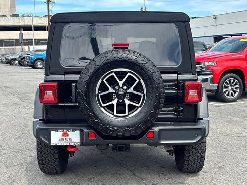 Used 2024 Jeep Wrangler Unlimited Rubicon w/ Safety Group AWD/4WD image 4