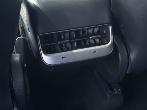 Used 2021 Tesla Model Y Long Range AWD/4WD image 34