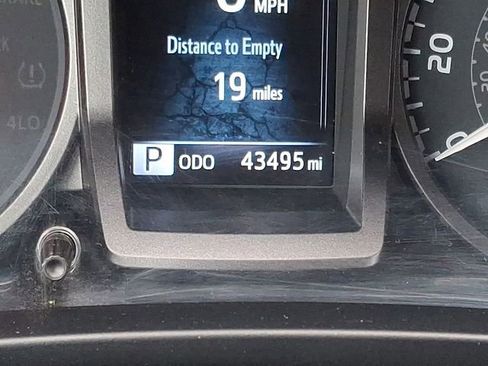 Used 2022 Toyota Tacoma TRD Sport image 17