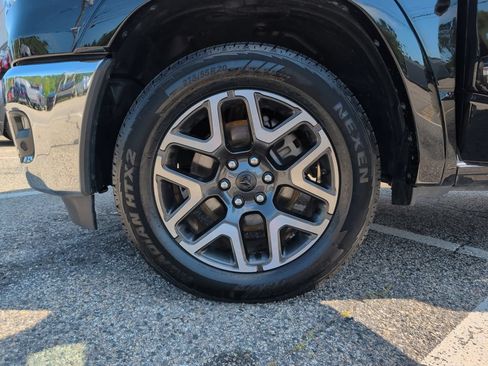 Used 2025 RAM 1500 Laramie AWD/4WD image 30