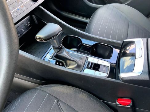 Certified 2026 Hyundai Santa Cruz SE image 17