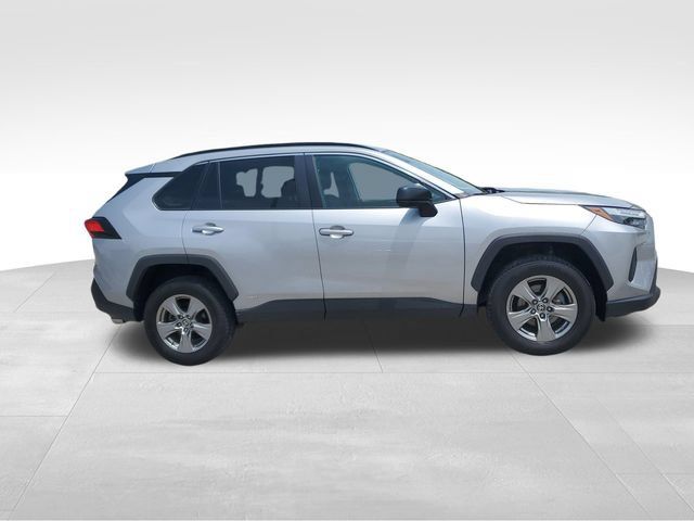 Used 2024 Toyota RAV4 LE AWD/4WD image 3