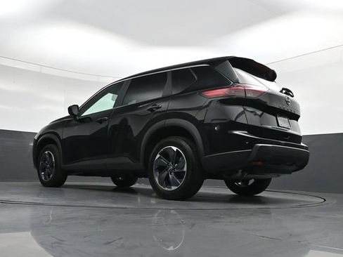 Used 2025 Nissan Rogue SV FWD image 37