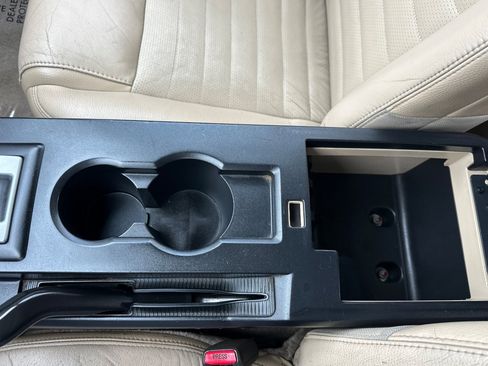 Used 2005 Ford Mustang GT Premium image 30