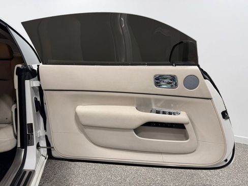 Used 2019 Rolls-Royce Wraith image 15