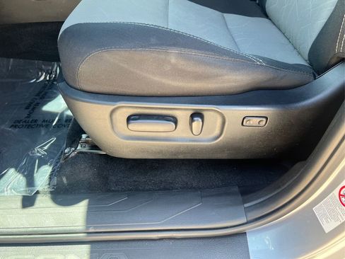 Used 2020 Toyota Tacoma TRD Off-Road image 18