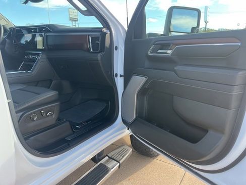 Used 2024 GMC Sierra 2500 Denali w/ Denali Reserve Package image 54