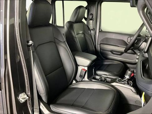 New 2026 Jeep Gladiator Sport image 12