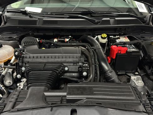 Used 2025 Lincoln Corsair AWD image 26