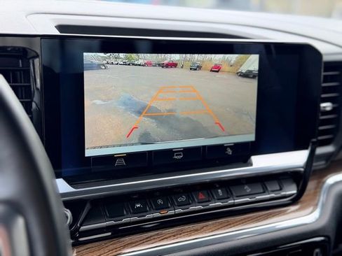 Certified 2024 Chevrolet Silverado 1500 LT AWD/4WD image 15