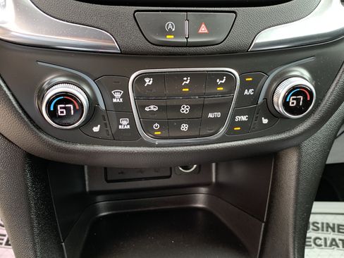 Used 2024 Chevrolet Equinox LT AWD/4WD image 24