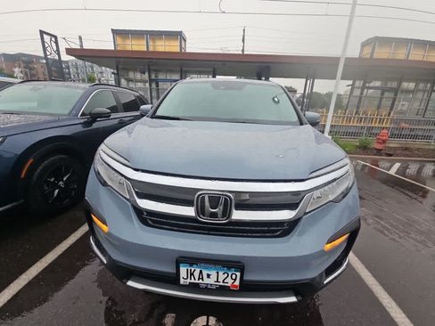 Used 2022 Honda Pilot Touring image 2