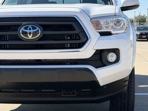 Certified 2022 Toyota Tacoma SR5 image 9