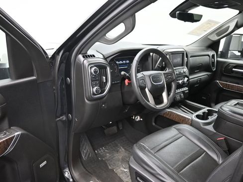Used 2021 GMC Sierra 3500 Denali w/ Denali Ultimate Package AWD/4WD image 10