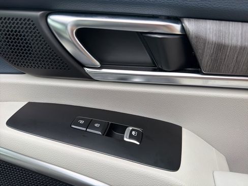 Used 2024 Kia Telluride EX w/ EX Captain's Chair Package image 34