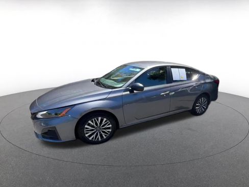 Used 2026 Nissan Altima 2.5 SV FWD image 8