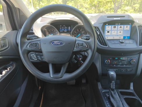 Used 2017 Ford Escape SE w/ Equipment Group 201A FWD image 7