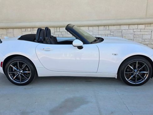 Used 2016 MAZDA MX-5 Miata Grand Touring image 2