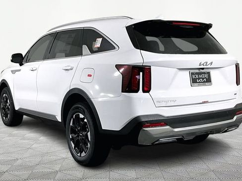 Certified 2026 Kia Sorento S AWD/4WD image 4