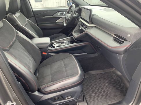 Used 2025 Ford Explorer ST AWD/4WD image 28