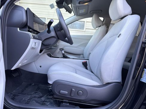 Certified 2025 Hyundai Kona SEL image 13