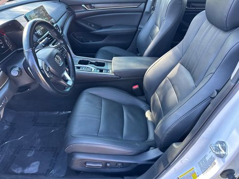 Used 2022 Honda Accord Touring image 9