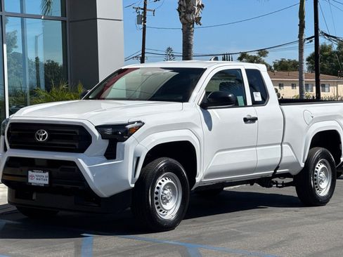 Certified 2025 Toyota Tacoma SR image 10