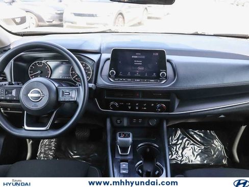 Used 2024 Nissan Rogue S AWD/4WD image 10