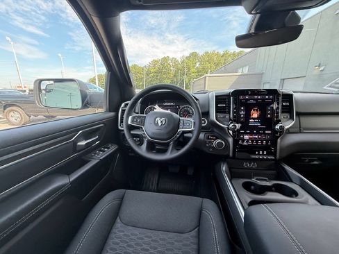 New 2026 RAM 1500 Big Horn AWD/4WD image 9
