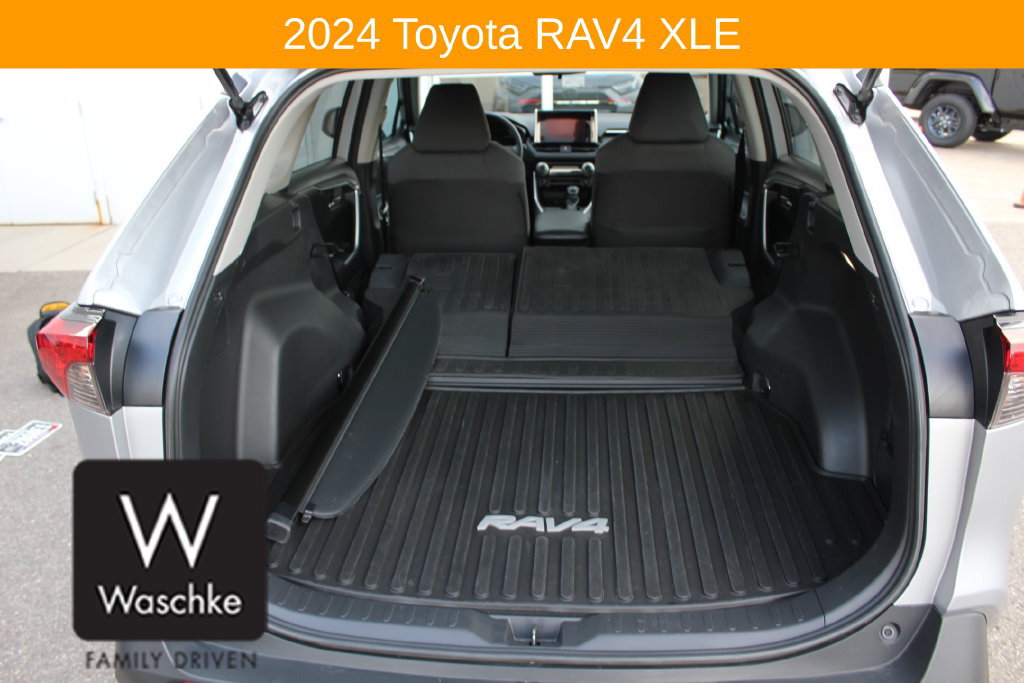 Used 2024 Toyota RAV4 XLE AWD/4WD image 20