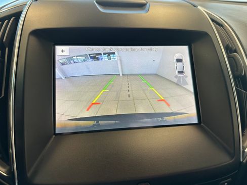Used 2019 Ford Edge Titanium w/ Cold Weather Package image 22