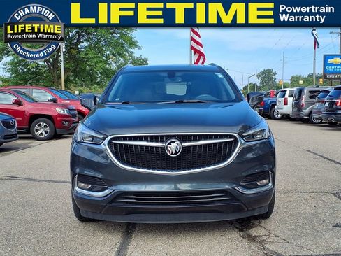 Used 2019 Buick Enclave Essence FWD image 2