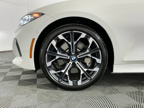 Certified 2025 BMW 330i Sedan w/ Convenience Package RWD image 32
