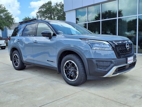 Used 2024 Nissan Pathfinder Rock Creek AWD/4WD image 2