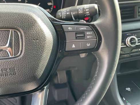Used 2025 Honda Pilot EX-L image 14