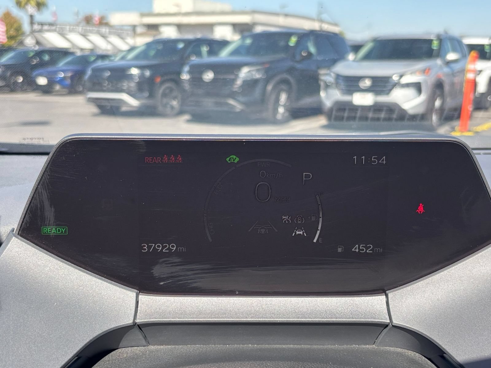 Used 2025 Toyota Prius LE FWD image 38