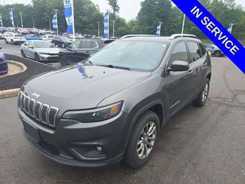 Used 2019 Jeep Cherokee Latitude Plus AWD/4WD image 3