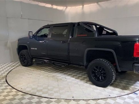 Used 2017 GMC Sierra 2500 SLT w/ All Terrain X HD Package image 6