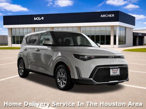 Certified 2023 Kia Soul LX w/ Option Group 015 FWD image 1